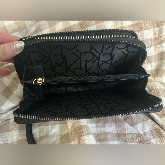 Calvin Klein Travel Wallet - Picture 4 of 5